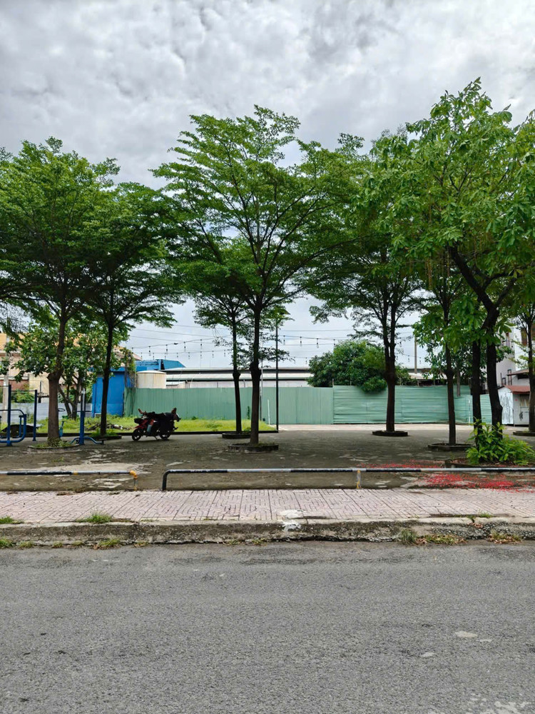 Biệt Thự Mini Đối Diện Công Viên Đồng Gia Đường 12M Lê Thị Riêng,Thới An, Q12 Chỉ 12.5 Tỷ