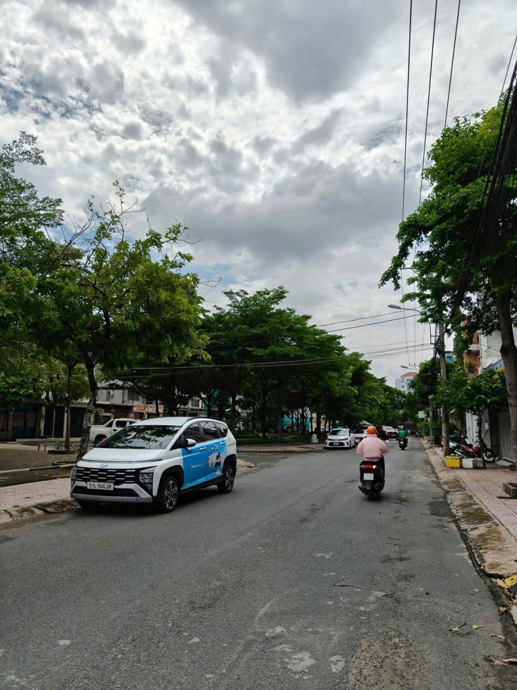 Biệt Thự Mini Đối Diện Công Viên Đồng Gia Đường 12M Lê Thị Riêng,Thới An, Q12 Chỉ 12.5 Tỷ