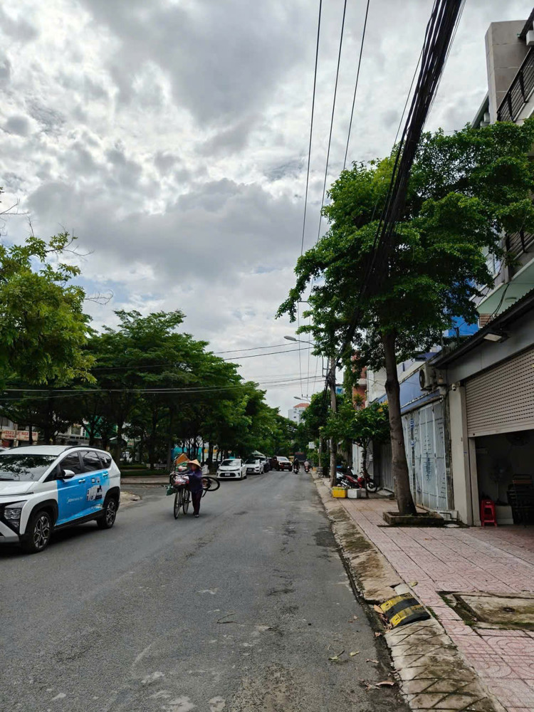 Biệt Thự Mini Đối Diện Công Viên Đồng Gia Đường 12M Lê Thị Riêng,Thới An, Q12 Chỉ 12.5 Tỷ