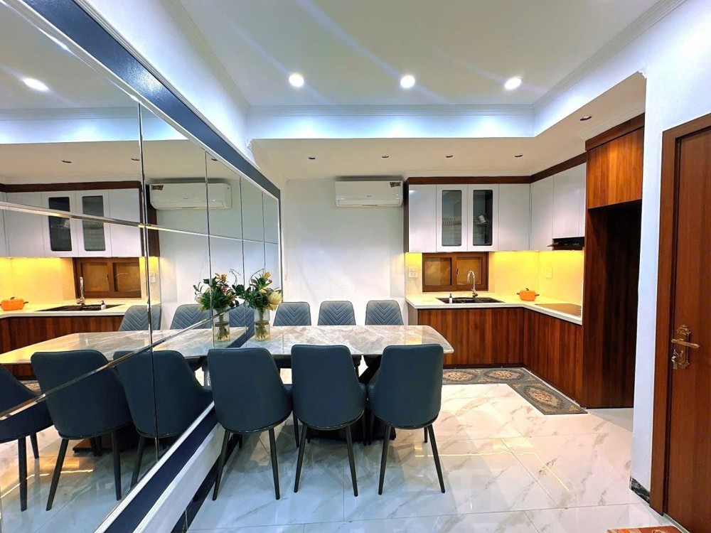 Siêu Phẩm Phạm Văn Đồng – Lô Góc 3 Mặt- Ô Tô Tránh – Thang Máy Đối Diện Bộ Ca