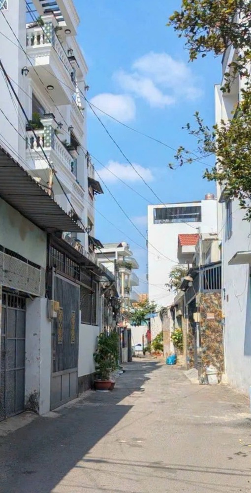 Giảm Sốc 300Tr – Còn 8.5 Tỷ Nhà Mới + Thang Máy Hiếm Gò Vấp. Đường Phạm Văn Chiêu