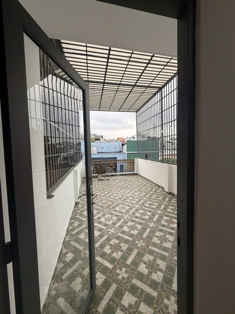 Ngã Tư Hàng Xanh - Sát Mt Bạch Đằng - Giáp Q.1 - 42M2. Nở Hậu Tài Lộc - 3 Tầng - 5.X Tỷ