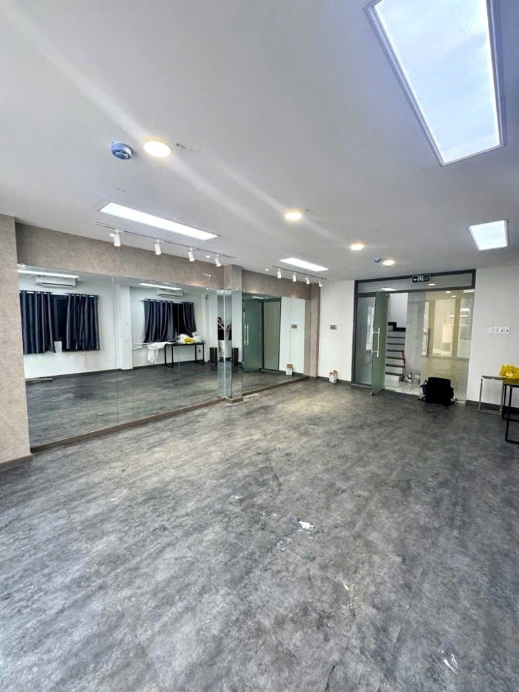 Bán Tòa Nhà 5 Tầng - Mặt Tiền Kd Đ.đề Thám, P.cầu Ông Lãnh, Quận 1 - Dt 52M2 Ngang Lớn 4,5M*11m 