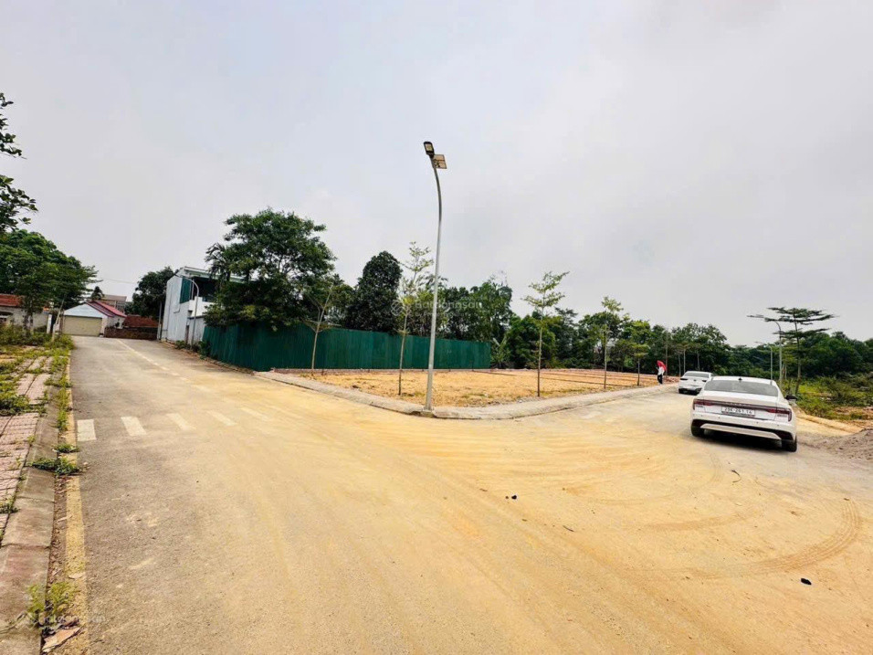 Cần Bán 150M2 Thôn Nhòn Tiến Xuân Đối Diện Cổng Số 2 Đhqg, Cạnh Xanh Vila Xây Trọ