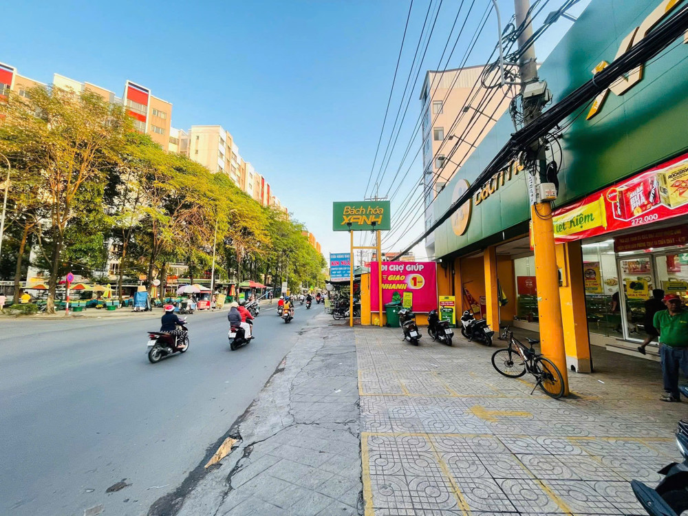 Bán Nhà Góc 2 Mặt Tiền Phạm Vấn - Giao Nguyễn Sơn, 8X19m, 2 Tầng - 1 Đời Chủ, 20,5 Tỷ