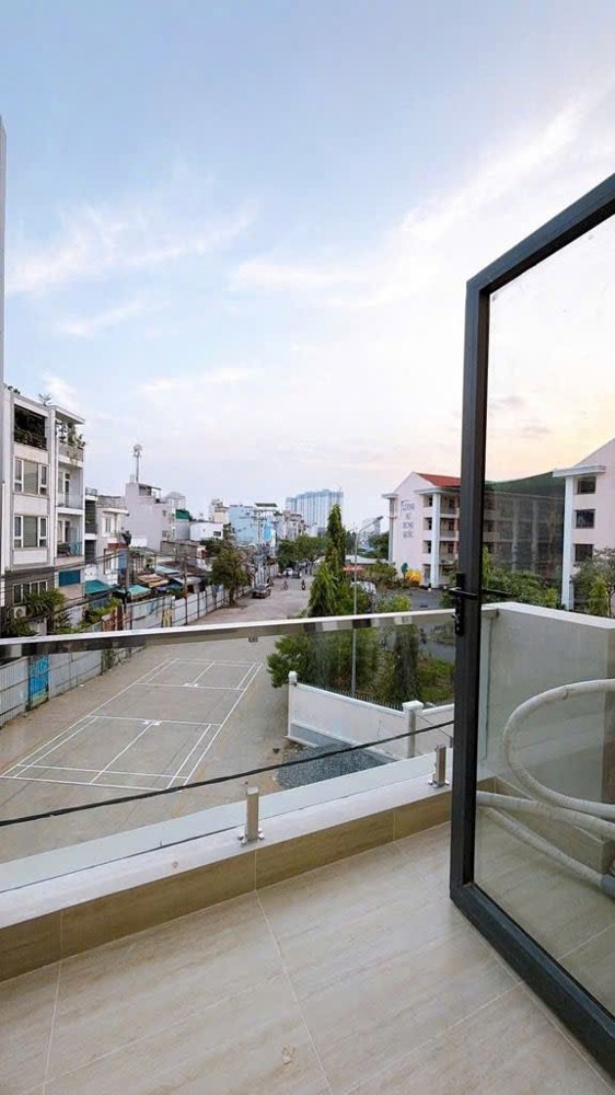 Đoàn Văn Bơ – Nhà 3 Tầng Nhỏ Xinh – Xách Vali Vào Ở Ngay Giá Chính Chủ: 3.5 Tỷ – Bớt Lộc Cách Hẻm