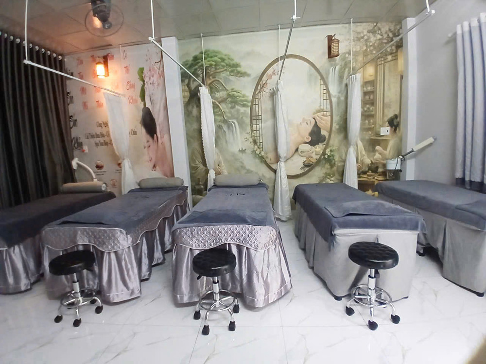 Sang Nhanh Tiệm Dưỡng Sinh - Vị Trí Đẹp Quận Tân Phú, Có Sẵn Khách