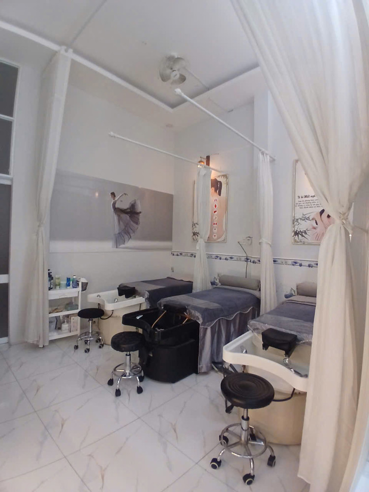 Sang Nhanh Tiệm Dưỡng Sinh - Vị Trí Đẹp Quận Tân Phú, Có Sẵn Khách