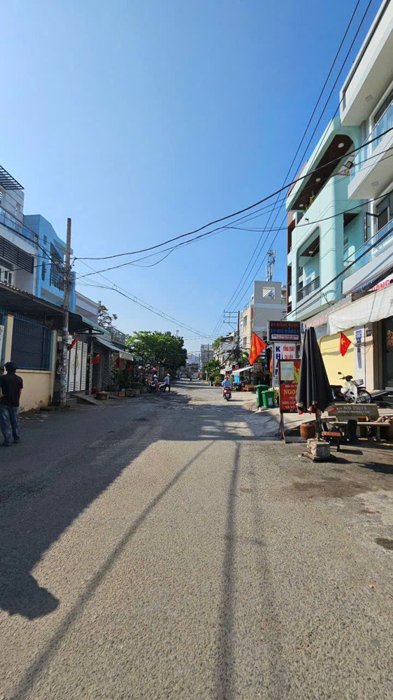 Ngộp Bank Bán Gấp Nhà 2 Mặt Tiền 4X 18 –Hxh 10M, Tphcm