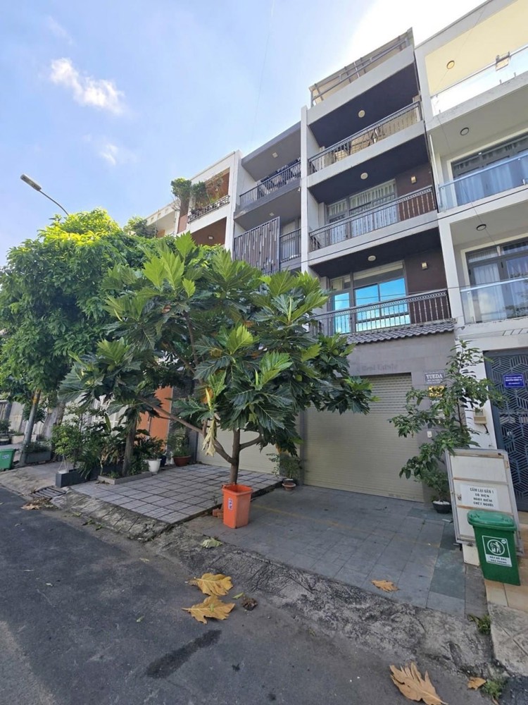 Bán Khách Sạn Đường 15M Bình Thạnh, 5X40, 12Pn, Gần Đh Hutech, Giá Ngộp 26.5 Tỷ