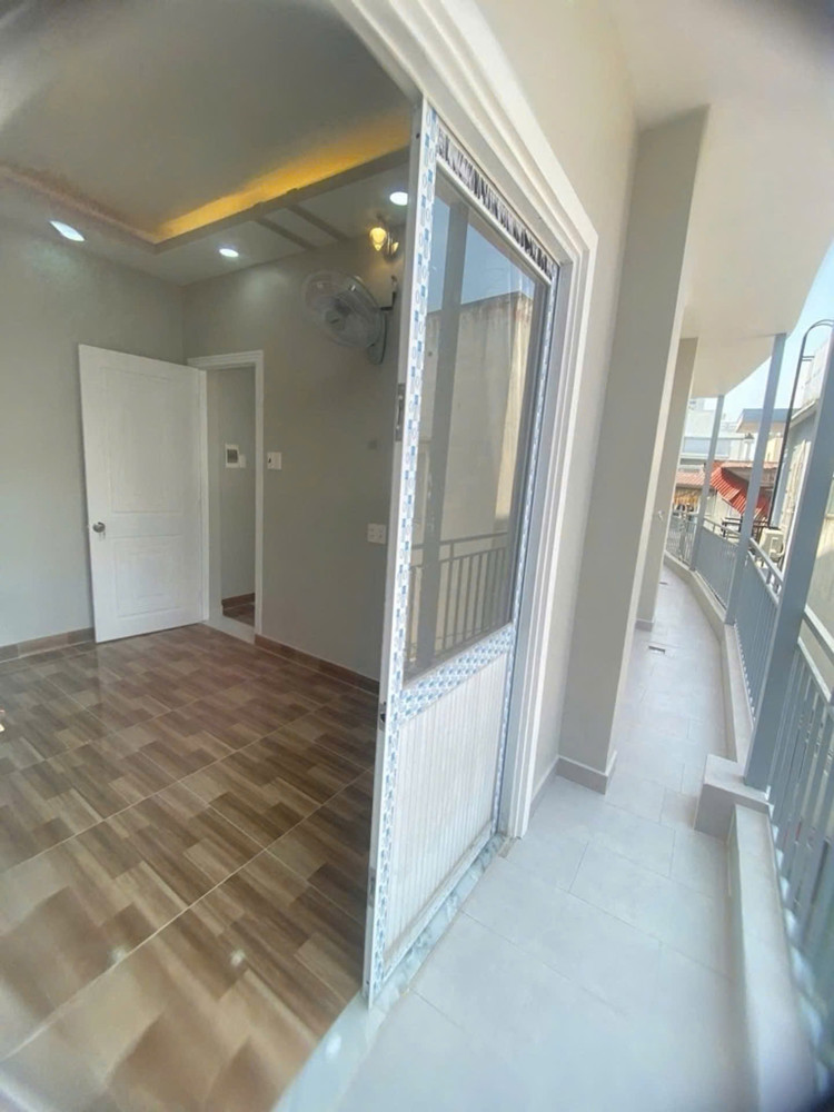 Htp Q7 _ 3 Tầng Btct _ 68M2_ Gồm 7 Phòng Nguồn Tn 20Tr/th