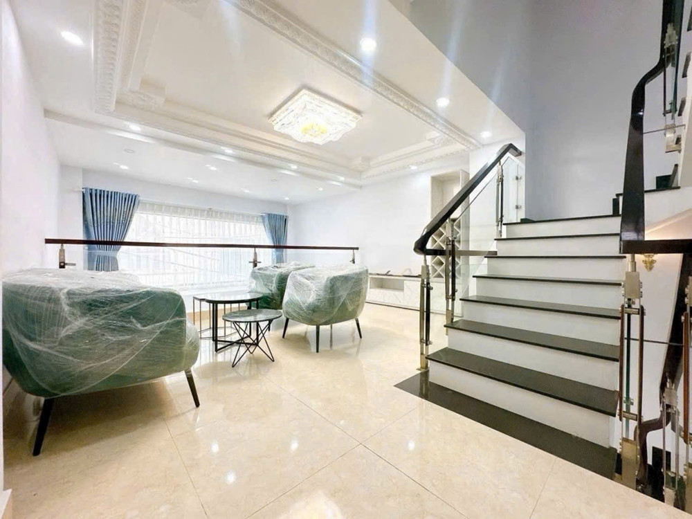 Hxh Huỳnh Tấn Phát Q7 – 4 Tầng Đúc – 4.5 X12m – 7Tỉ8