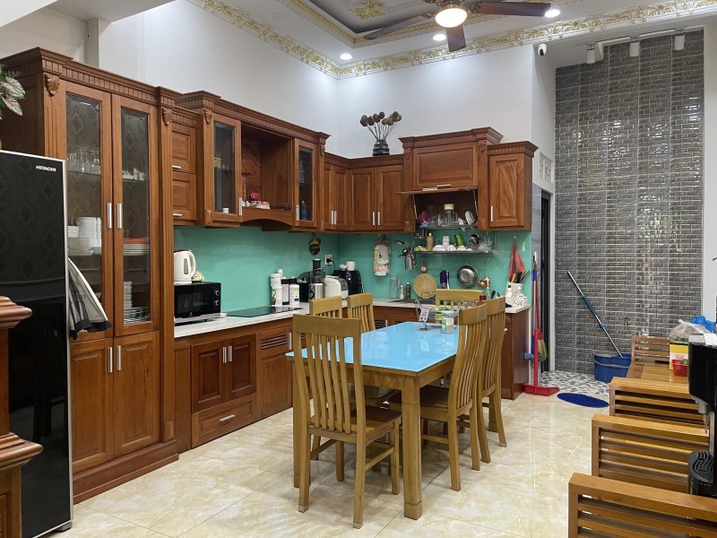 Bán Nhà Đường Số 9, Phường Linh Tây, Thủ Đức, Tp Hcm. Dt 103M2, 3 Tầng. Giá 7.4 Tỷ, Sh 