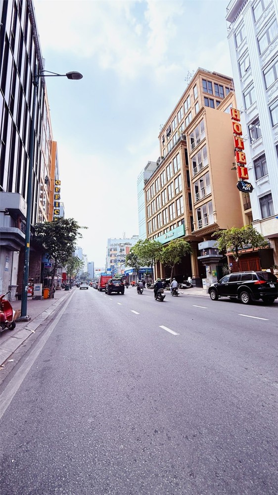 Chdv Gần Sân Bay, 7 Tầng Thang Máy, Pccc Đầy Đủ, Dòng Tiền Ổn Định