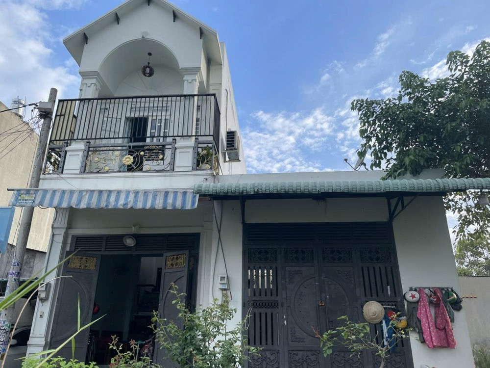 Nhà C4 – Shr Mới - Xe Hơi Ngủ Trong Nhà Tch18 – Giữ Tiền 8Tr/tháng