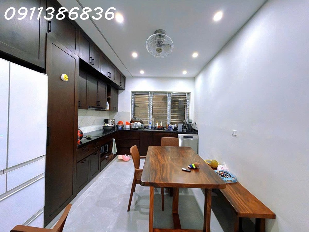 Nhà Đẹp Xuân Thủy 50M 4T, Gần Phố, Nội Thất Cực Đẹp, Nhỉnh 14 Tỷ