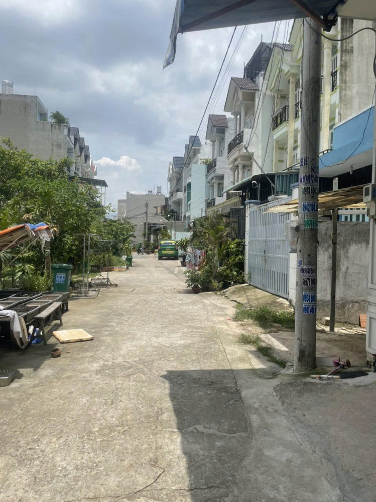 Chỉ Hơn 4Đ Nhà 92M2 Bán Gấp – Xe Hơi Ngủ Trong Nhà – Đối Diện Công Viên