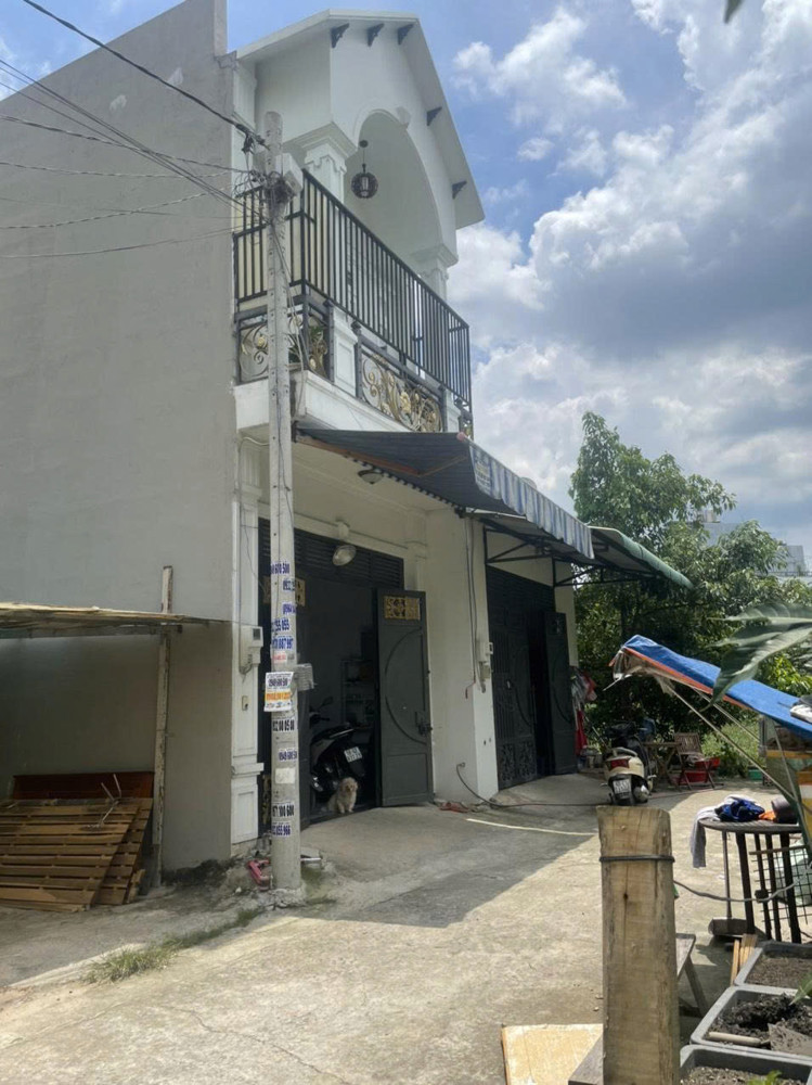 Chỉ Hơn 4Đ Nhà 92M2 Bán Gấp – Xe Hơi Ngủ Trong Nhà – Đối Diện Công Viên