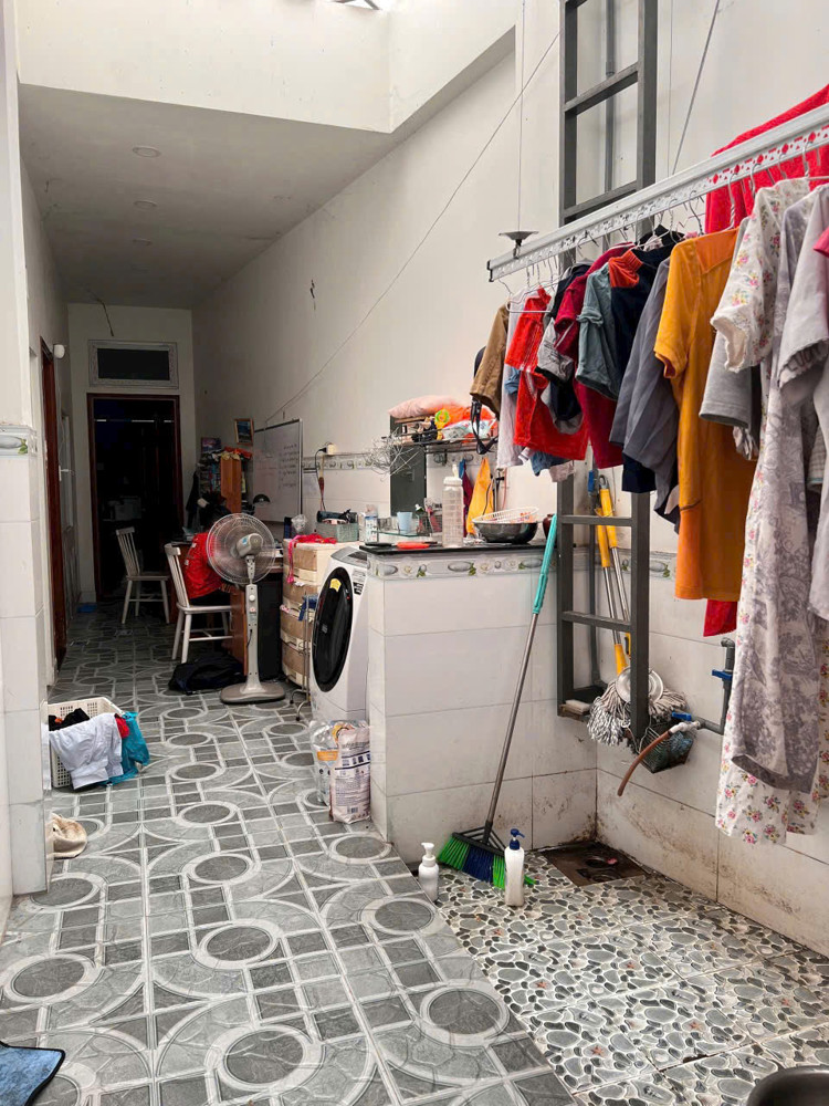 Chỉ Hơn 4Đ Nhà 92M2 Bán Gấp – Xe Hơi Ngủ Trong Nhà – Đối Diện Công Viên