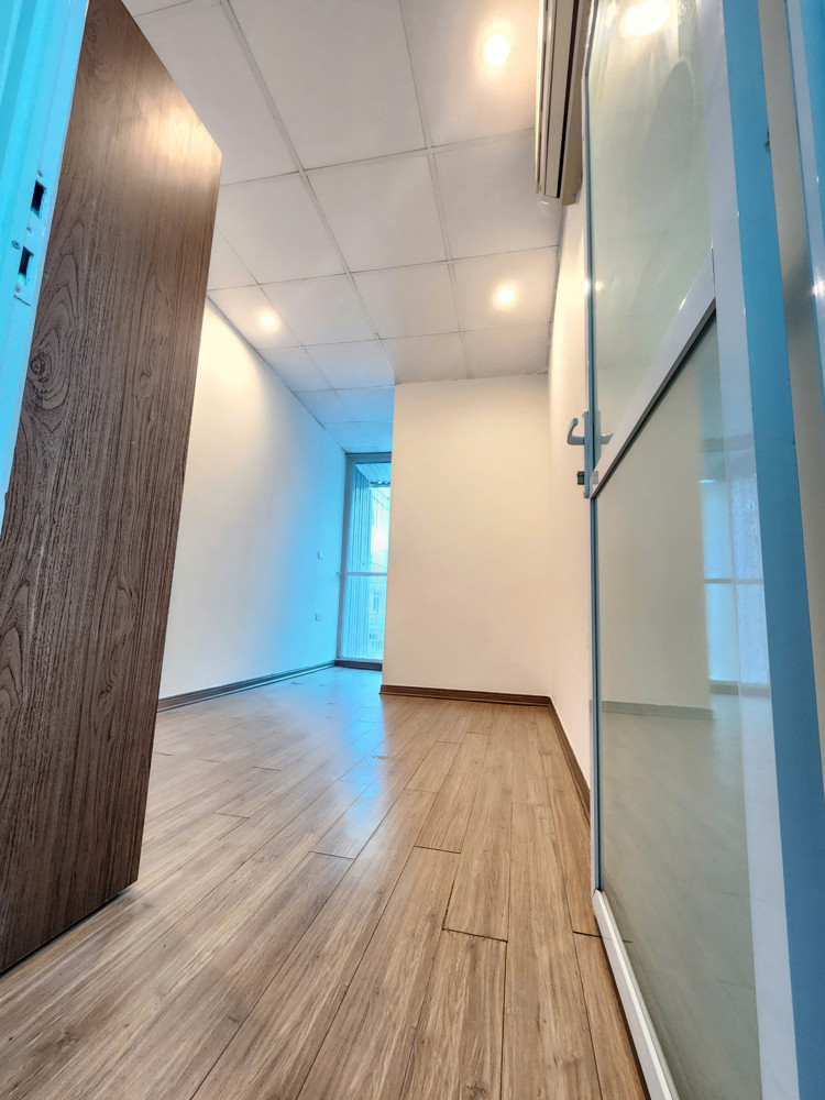 Bán Gấp Giá Rẻ Ô Tô Kinh Doanh Ngõ Quỳnh 32M, 4 Tầng, Mặt Tiền 4M, 8.5 Tỷ Hai Bà Trưng