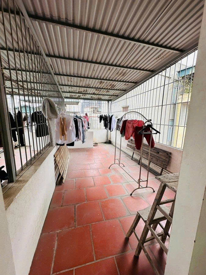 Kim Mã – Trung Tâm Ba Đình – Nhà 5 Tầng Ở Ngay – Ngõ Nông Thoáng – Giá 10.6 Tỷ Hiếm