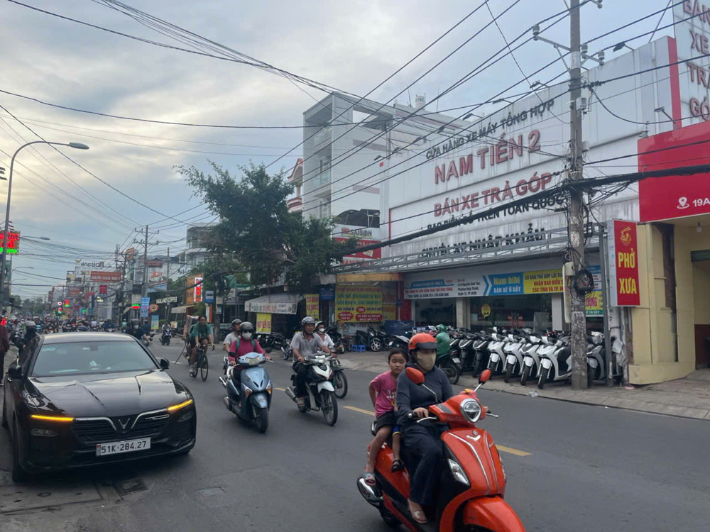 Mặt Tiền Nguyễn Ảnh Thủ, Trung Mỹ Tây – Trục Kd Sầm Uất – Giá 19,99 Tỷ