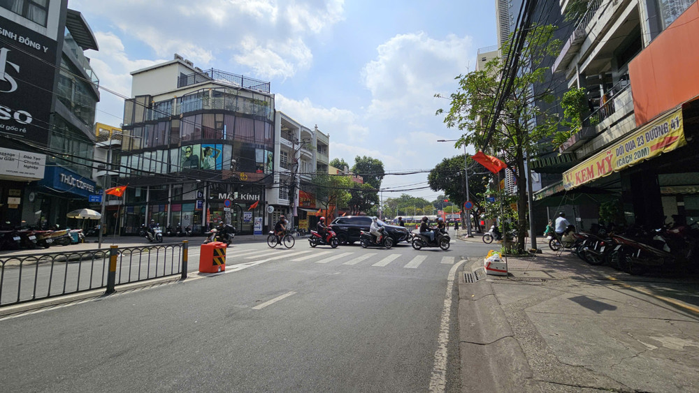 Bán Nhà Ngay Sát Mặt Tiền Khánh Hội - Hoàng Diệu Trung Tâm Q4cạnh Q1 Q2 Q3 Có 3 Phút Chạy Xe