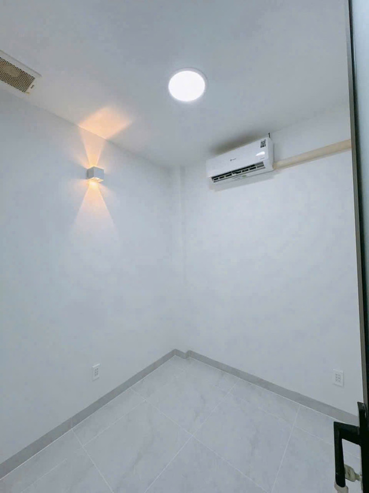 Bán Nhà Đẹp Mới Q4 Có 2 Đ Đúc Bê Tông