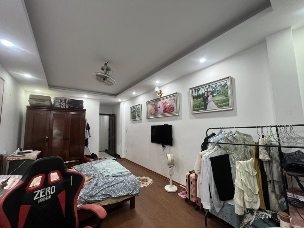 Siêu Phẩm Dương Quảng Hàm Trung Tâm Cầu Giấy, Ngõ Thông Tứ Tung, Gần Chợ, Ô Tô Đỗ Cửa Chỉ Hơn