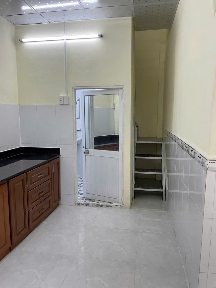 Bán Nhà Hẻm /Sec Ngang 4.6 X 10 Nở Hậu 6.6Đúc Bê Tông Có 5Đ -Q4