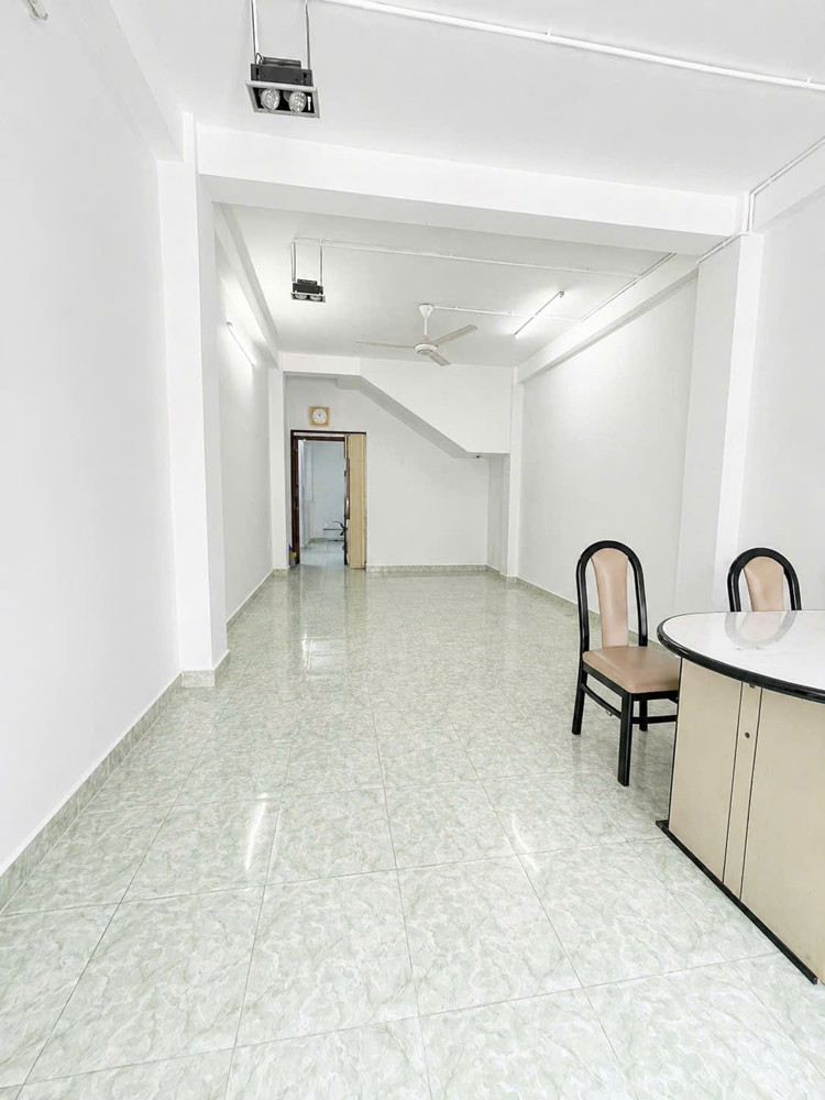 Bán Nhà Mặt Tiềnkinh Doanh Lê Văn Linh Q4 Dt 4 X 15 X 5 Tấm