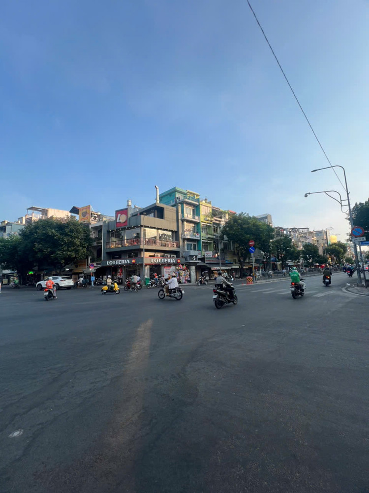 Bán Nhà 2 Mặt Tiền Hoàng Diệu Phường Xóm Chiếu, Quận 4- Nhà Phố 2 Mặt Tiền Trước Saudt 4M X