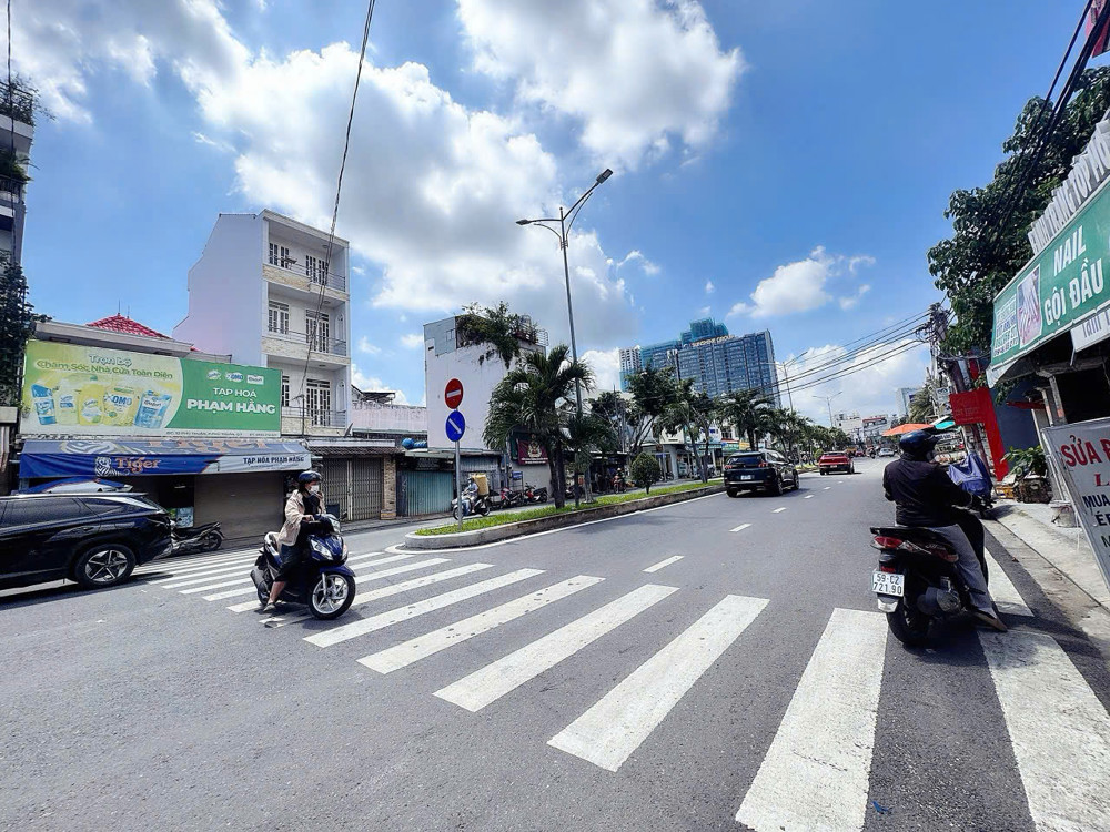 Siêu Hiếm Dt Lớn 7M*37m Vuông Vức Full Thổ Cư - Bán Nhà 4 Tầng Mặt Tiền Hxh 8M Đường Phú Thuận,