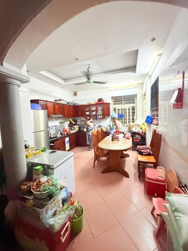 Bán Nhà Đại Từ, Hn, Dt 50 M2, 4 Tầng, Mt 4.2M, Giá Bán 17.3 Tỷ Mô Tả: Nhà Lô Góc Ngập Tràn Ánh