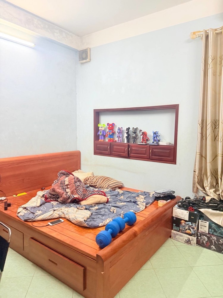 Bán Nhà Đại Từ, Hn, Dt 50 M2, 4 Tầng, Mt 4.2M, Giá Bán 17.3 Tỷ Mô Tả: Nhà Lô Góc Ngập Tràn Ánh