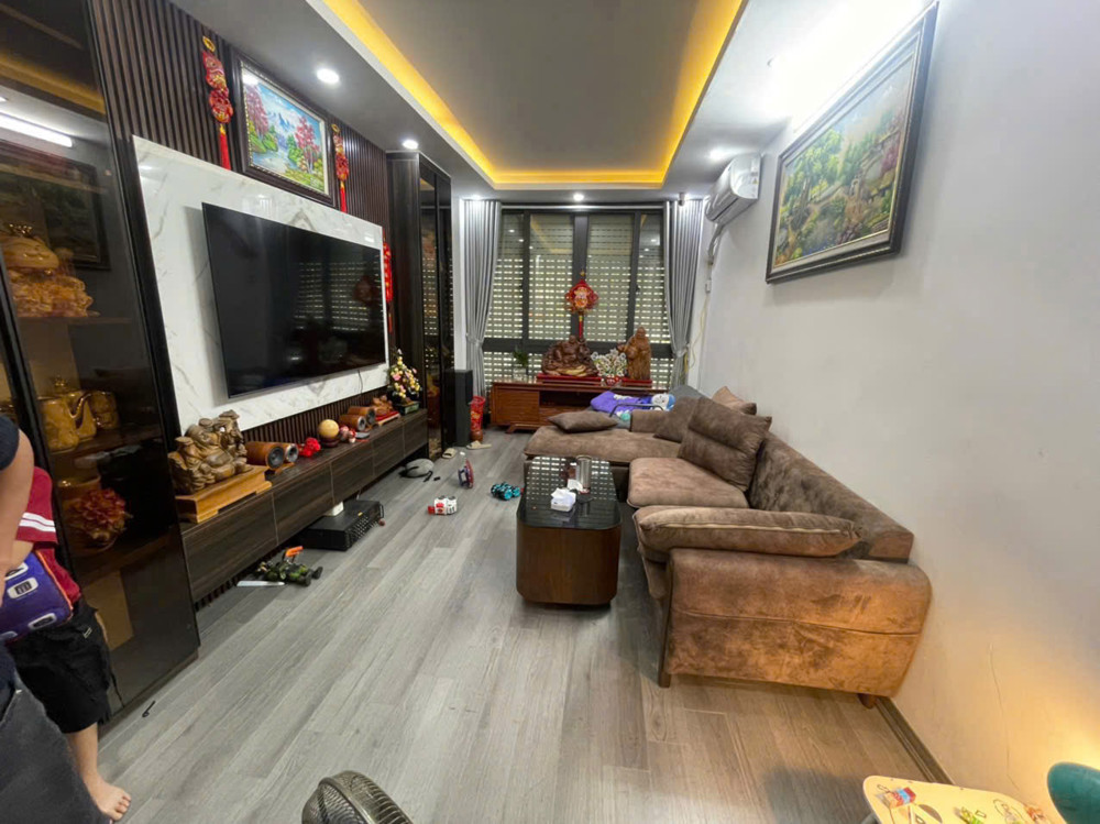 Nhà Mới, 6 Tầng Thang Máy, Thiết Kế Hiện Đại - View Phố, Chợ Bưởi Cực Đẹp - Lạc Long Quân, Cầu Giấy