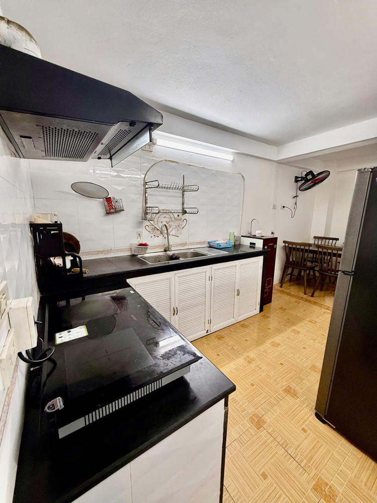 Nhà Kim Hoa - Xã Đàn - Giải Phóng: 5 Tầng Kiên Cố - Vị Trí Trung Tâm Kết Nối Các Quận - Chỉ Hơn