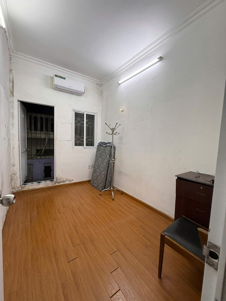 Nhà Kim Hoa - Xã Đàn - Giải Phóng: 5 Tầng Kiên Cố - Vị Trí Trung Tâm Kết Nối Các Quận - Chỉ Hơn