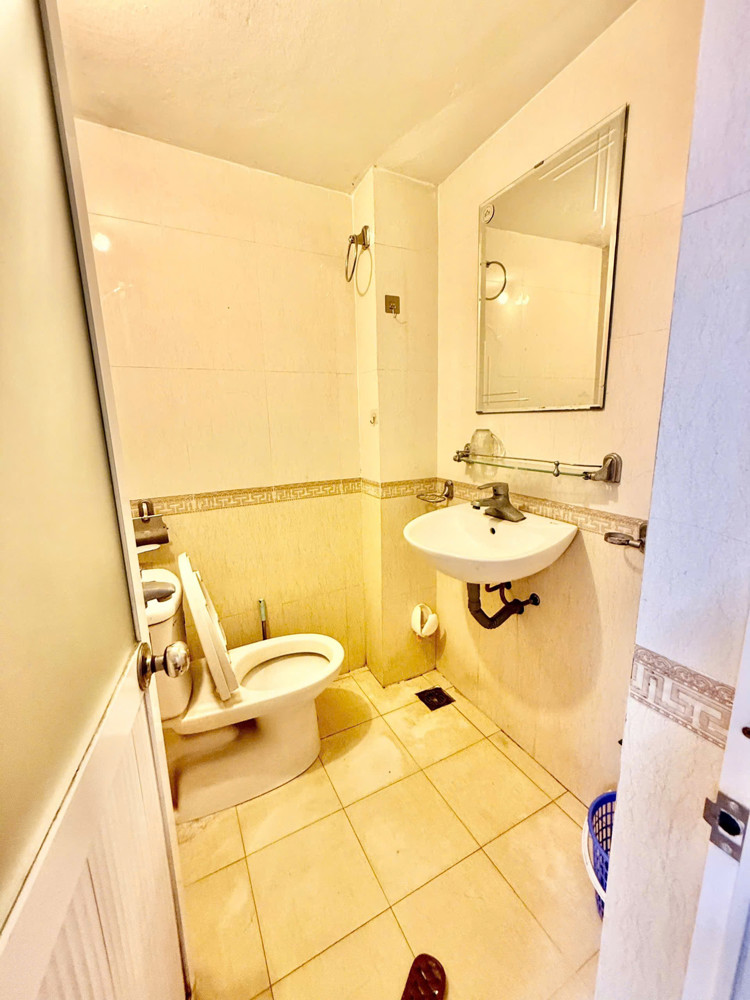 Nhà Kim Hoa - Xã Đàn - Giải Phóng: 5 Tầng Kiên Cố - Vị Trí Trung Tâm Kết Nối Các Quận - Chỉ Hơn