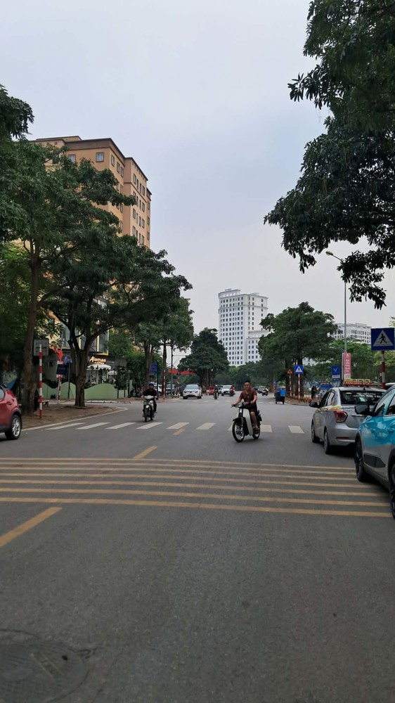 Bán Đất Đấu Giá Long Biên 80M2- Mt 5.5M- Cạnh Vinhomes- Nhô 20 Tỷ