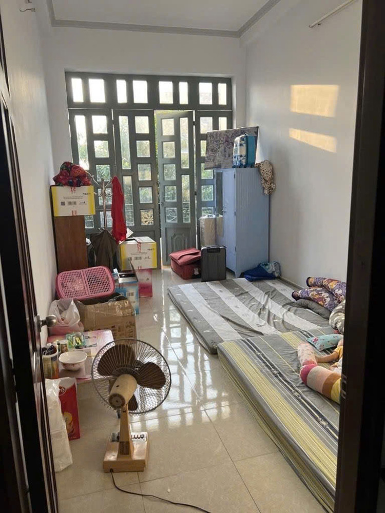 Bán Nhà Sát Mặt Tiền Đường Trước Nhà Thông Ngang 4M Dt Ngang 3.6 Dài 13 M Đúc Bt Có Hơn 4D