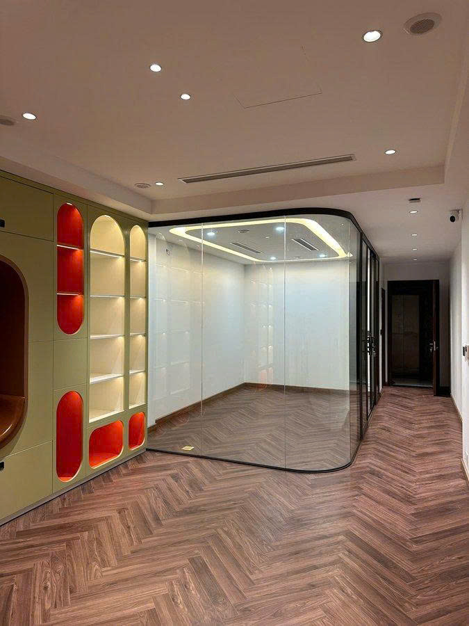 Bán Nhà Lạc Long Quân Tây Hồ – 62M², 7 Tầng Thang Máy, Gara Ô Tô, Giá 35 Tỷ