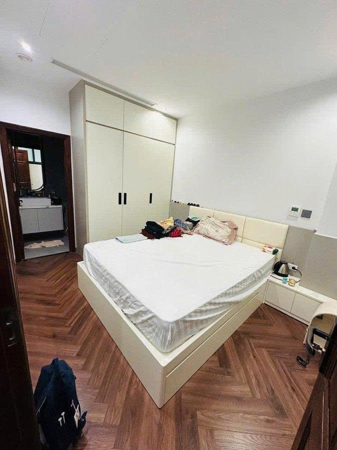 Bán Nhà Lạc Long Quân Tây Hồ – 62M², 7 Tầng Thang Máy, Gara Ô Tô, Giá 35 Tỷ