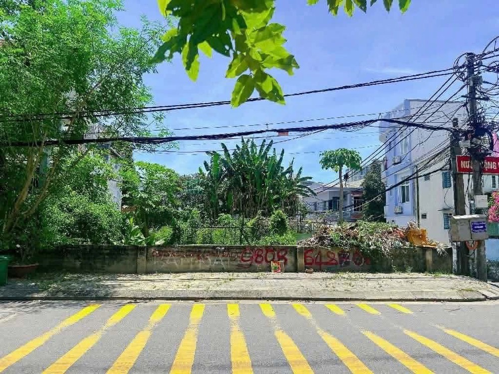 Bán Lô Đất 3 Mặt Tiền Sơn Trà, Phó Đức Chính, 299M², Sát Biển, Giá 36 Tỷ