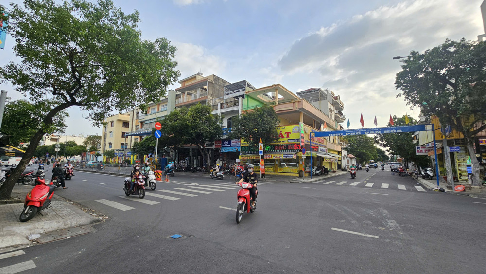 Mặt Phố 307 Bàu Cát 133M², 2 Tầng, Sổ Hồng Trao Tay! Cơ Hội Vàng Sốc Duy Nhất! Gọi Ngay 0898333313