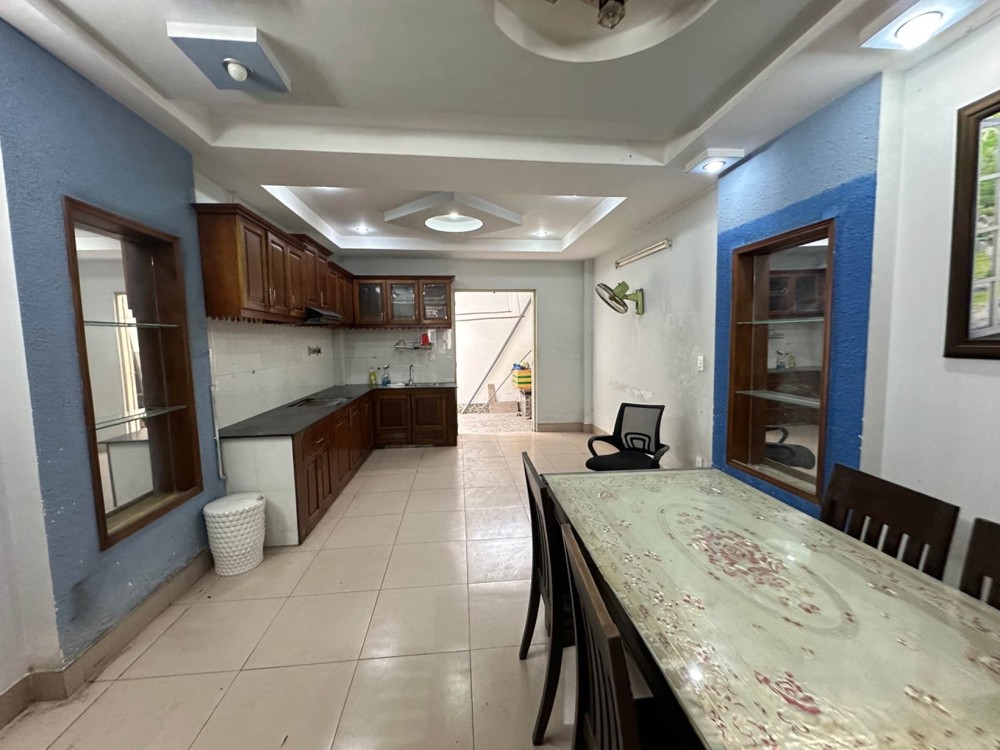 [K2216] Nhà 3 Tầng Sân Ô Tô Sát Gò Vấp - Giá Chỉ 5.X Tỷ!