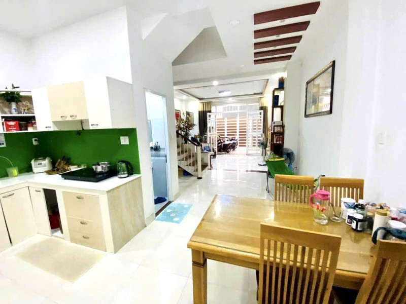 Bán Nhà Đường 339, Phường Phước Long B, Q9, Thủ Đức, Tp Hcm. Dt 100M2, 4 Tầng, Sh. Giá 11,9 Tỷ