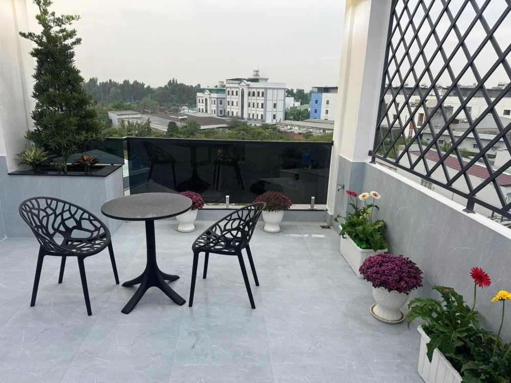 L2117 Mặt Tiền Thạnh Xuân 38 - Nhà 5 Tầng Full Option