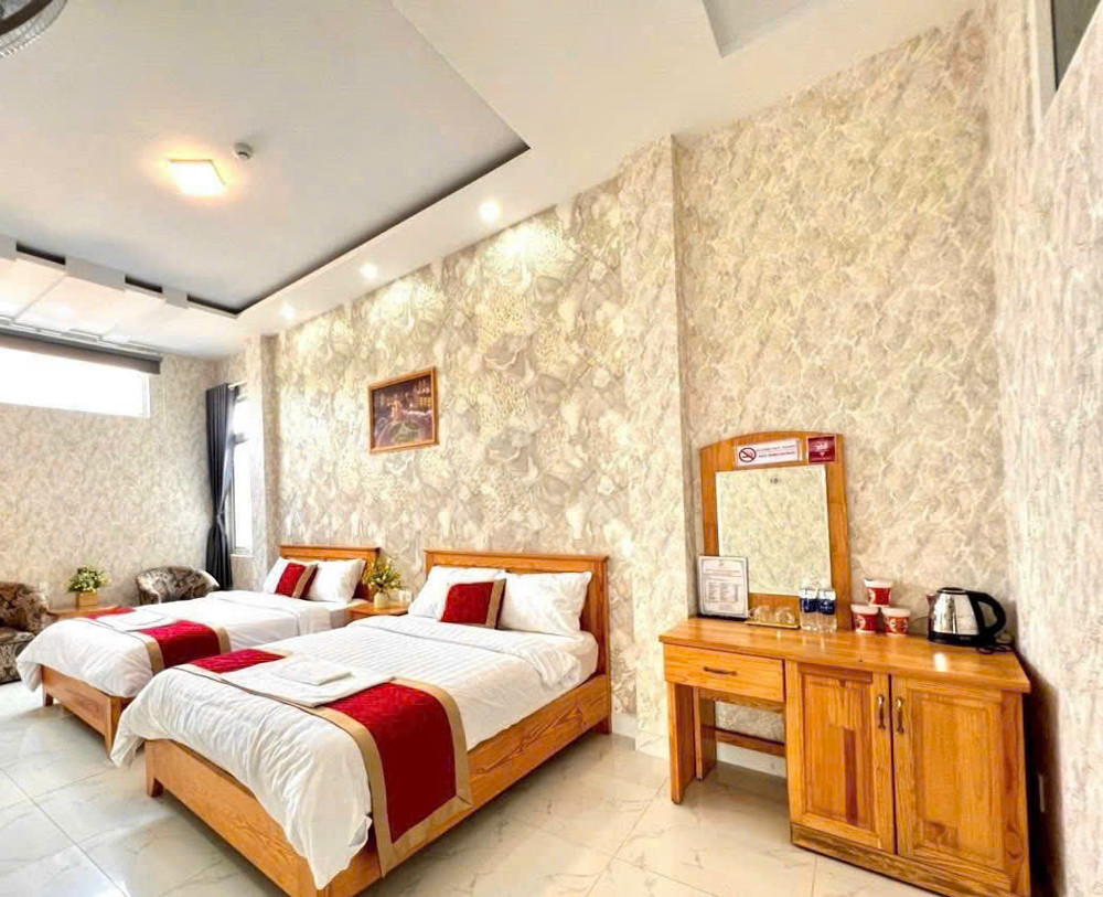Cho Thuê Khách Sạn 11 Phòng La Sơn Phu Tử Phường 6 Đà Lạt