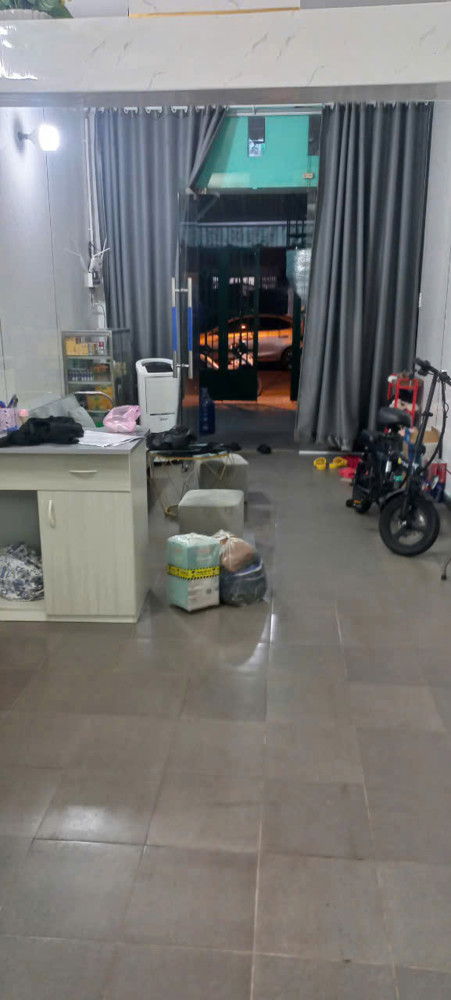 Định Cư Úc – Cần Bán Gấp Nhà Mặt Tiền Gần Chợ - Q. 10, Tp Hồ Chí Minh